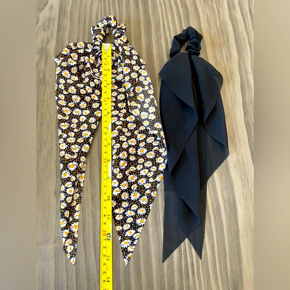 Scrunchies with bow - Picture 2 of 3